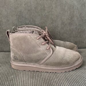 Olive green UGG lace booties - 7.5 (men’s 6)